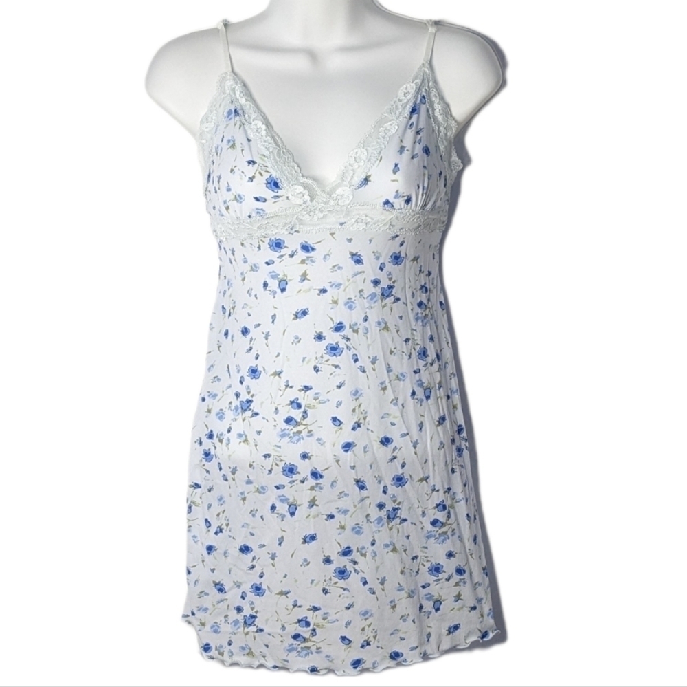 Arianne lingerie pastel blue lace floral camisole Medium